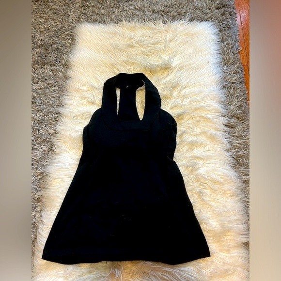 Black scoop tank top - Picture 1 of 3